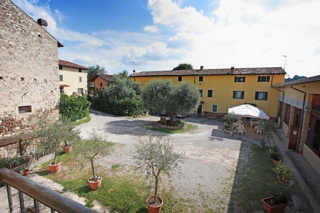 Agriturismo Licensi Del Bresa Villa Monzambano Exterior photo